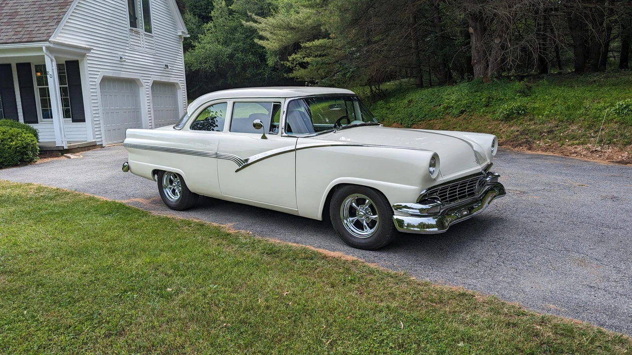 1956 Ford Fairlane 1st Gen - Image 20 of 31