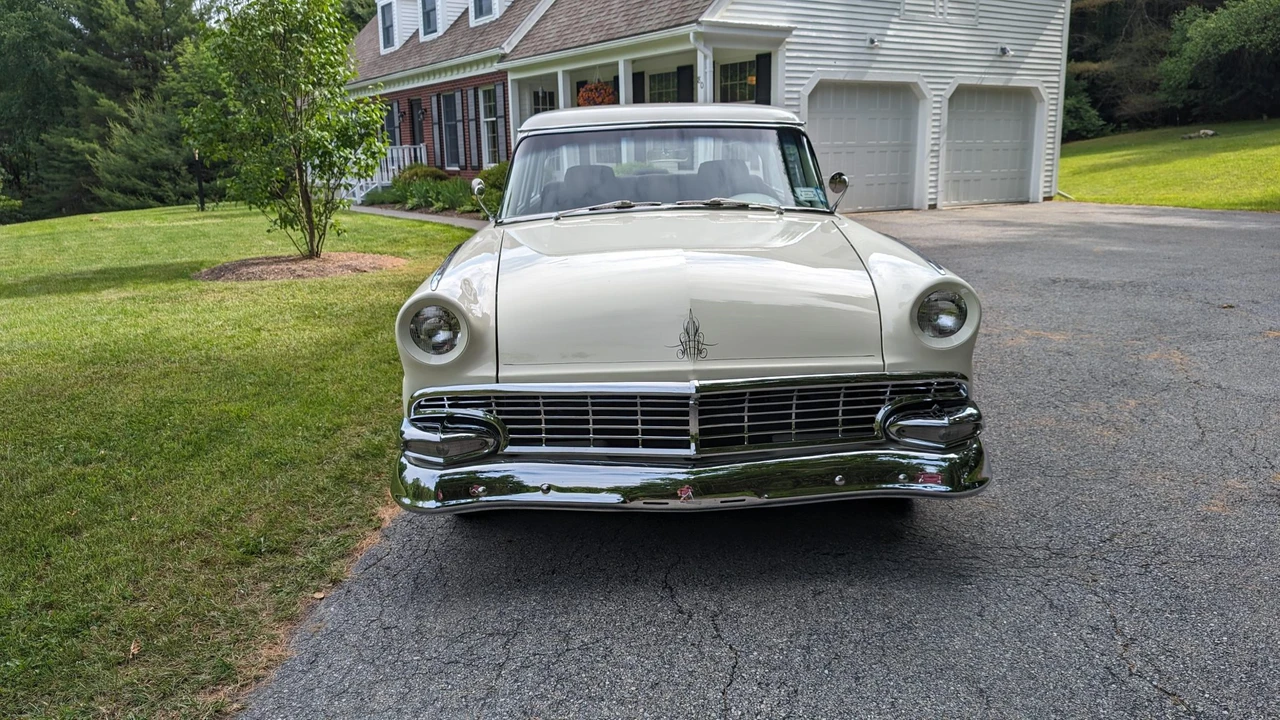 1956 Ford Fairlane 1st Gen - Image 18 of 31