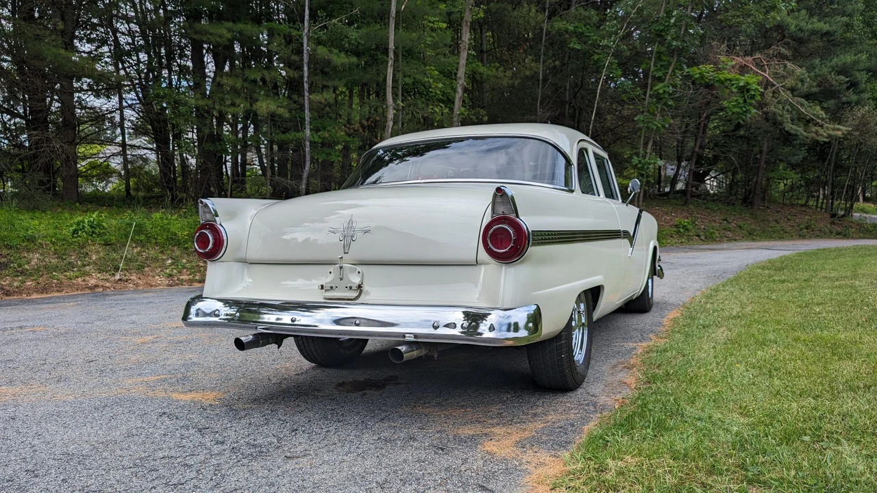 1956 Ford Fairlane 1st Gen - Image 8 of 31