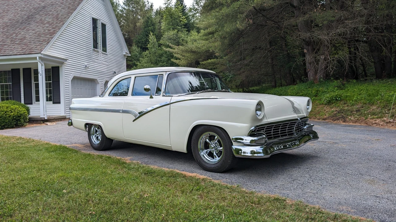 1956 Ford Fairlane 1st Gen - Image 3 of 31
