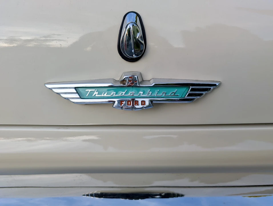 1957 Ford Thunderbird 1st Gen - Image 28 of 31