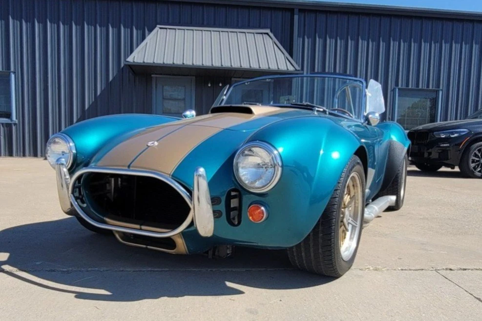 Shelby Cobra Replica - Image 8 of 31