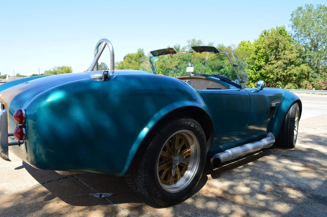 Shelby Cobra Replica - Image 25 of 31