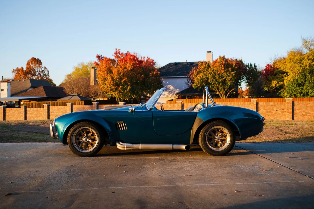 Shelby Cobra Replica - Image 2 of 31