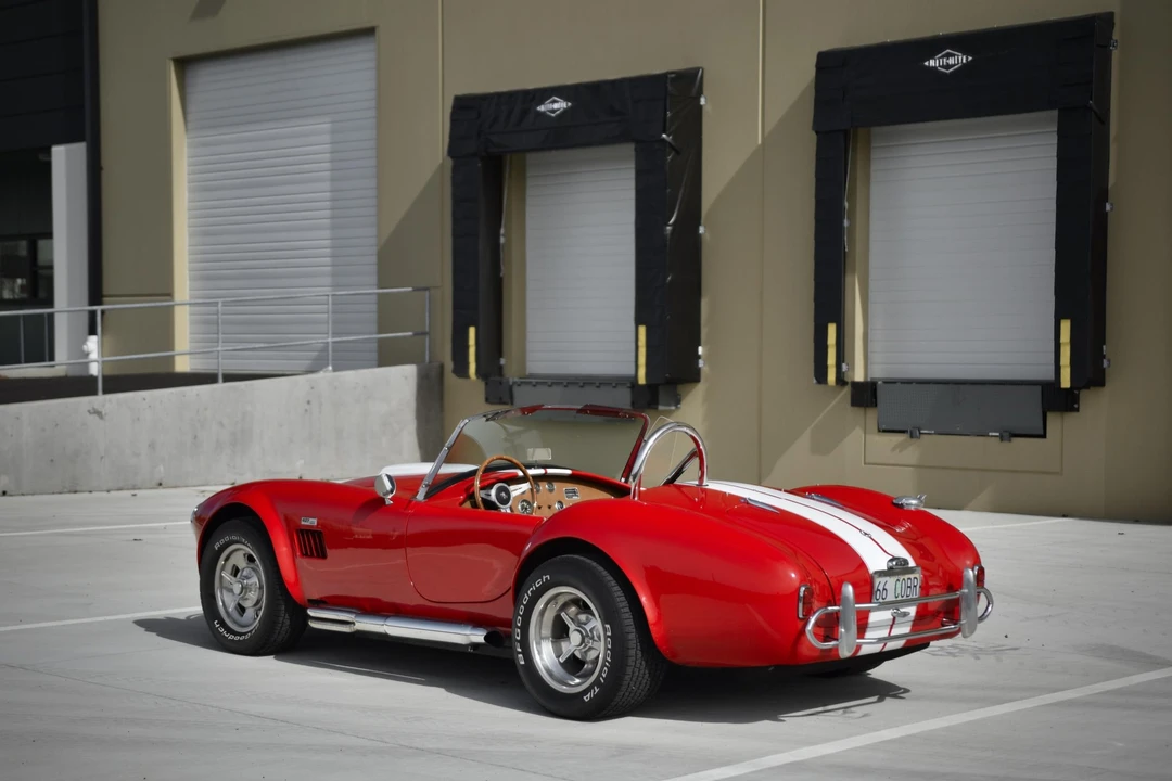 Shelby Cobra Replica - Image 9 of 31