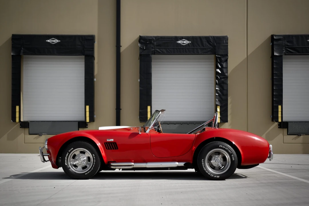 Shelby Cobra Replica - Image 8 of 31