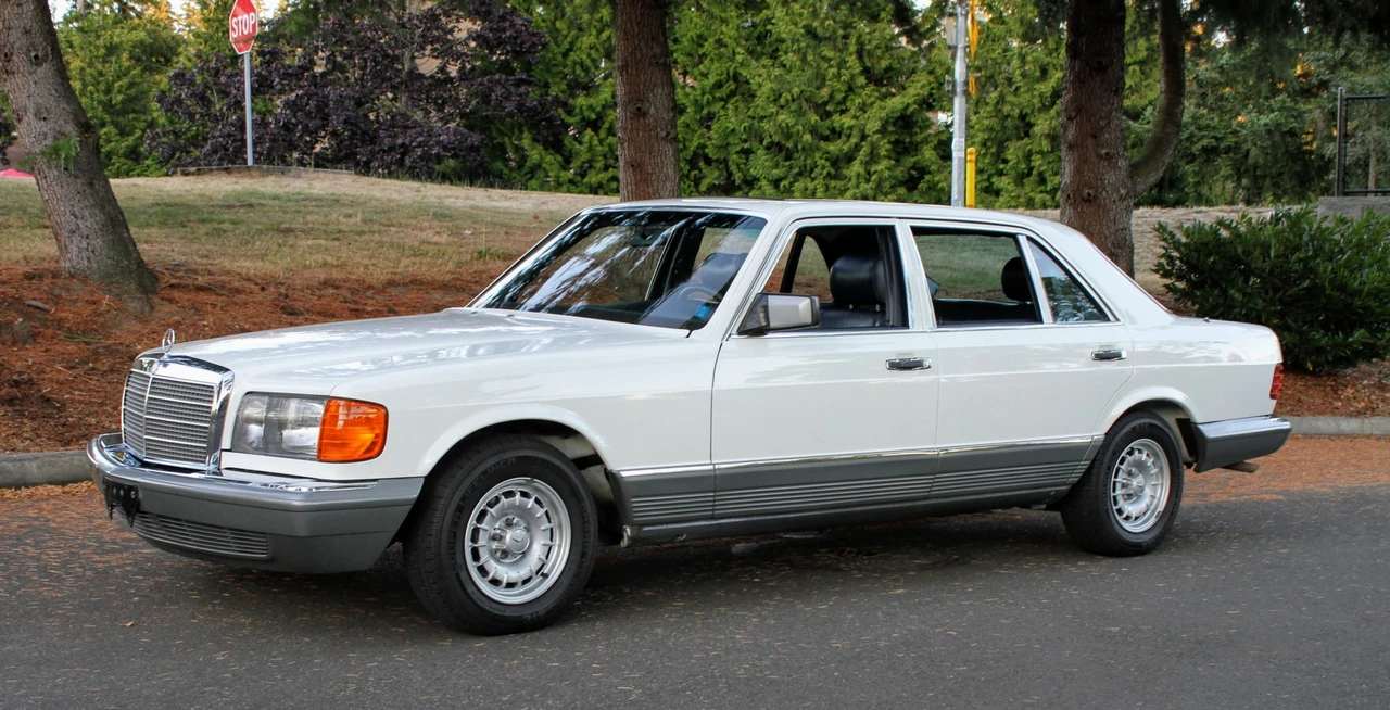 1984 Mercedes-Benz W126 S-Class Sedan - Image 2 of 31