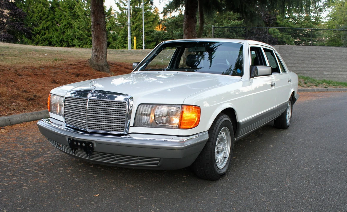 1984 Mercedes-Benz W126 S-Class Sedan - Image 9 of 31
