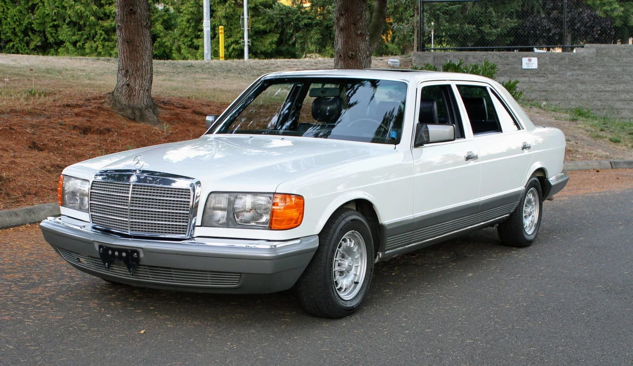 1984 Mercedes-Benz W126 S-Class Sedan - Image 6 of 31