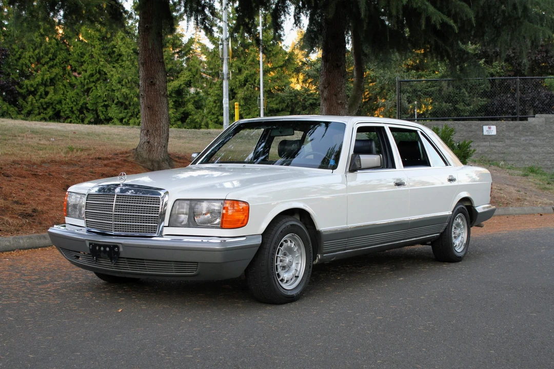 1984 Mercedes-Benz W126 S-Class Sedan - Image 4 of 31