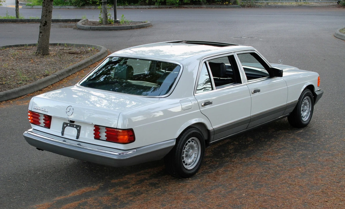 1984 Mercedes-Benz W126 S-Class Sedan - Image 21 of 31