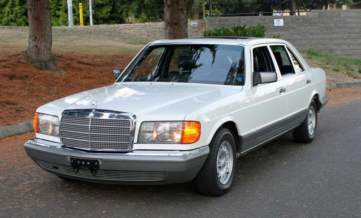 1984 Mercedes-Benz W126 S-Class Sedan - Image 10 of 31