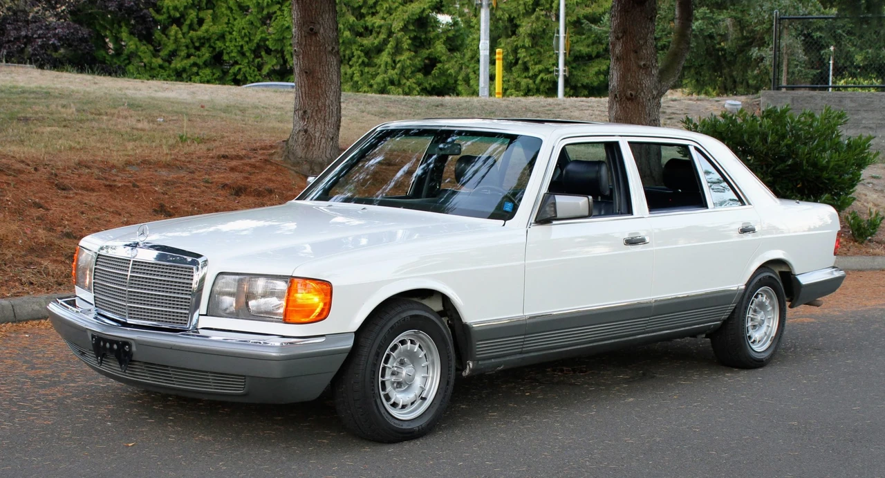 1984 Mercedes-Benz W126 S-Class Sedan - Image 3 of 31