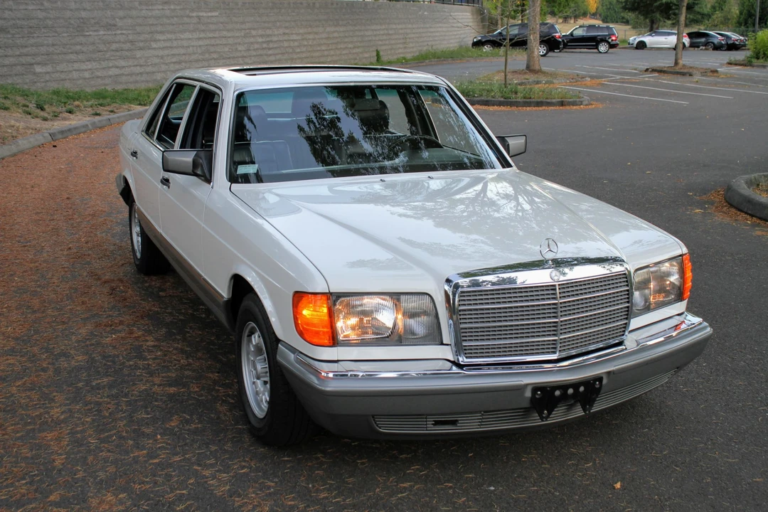 1984 Mercedes-Benz W126 S-Class Sedan - Image 16 of 31