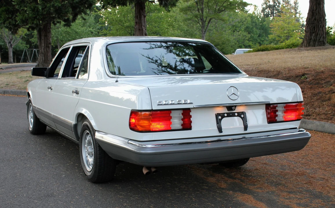 1984 Mercedes-Benz W126 S-Class Sedan - Image 31 of 31
