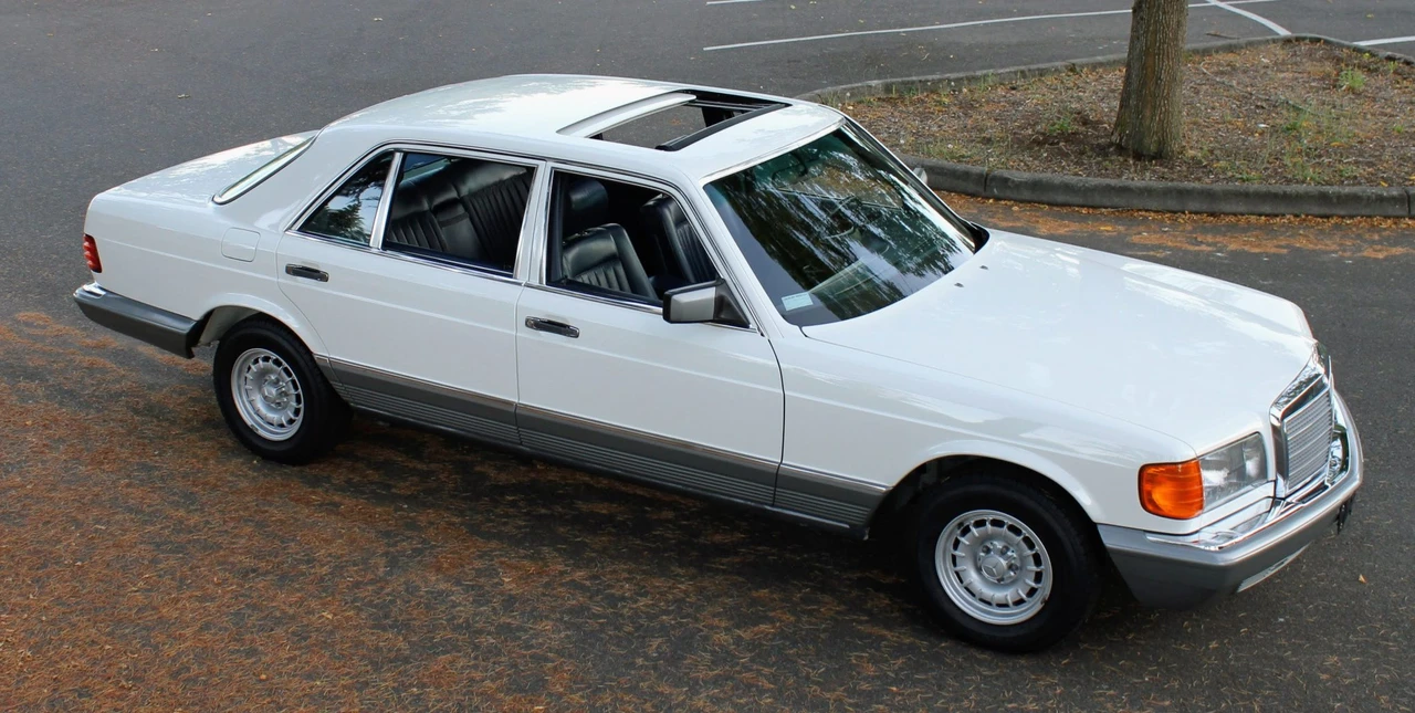 1984 Mercedes-Benz W126 S-Class Sedan - Image 18 of 31