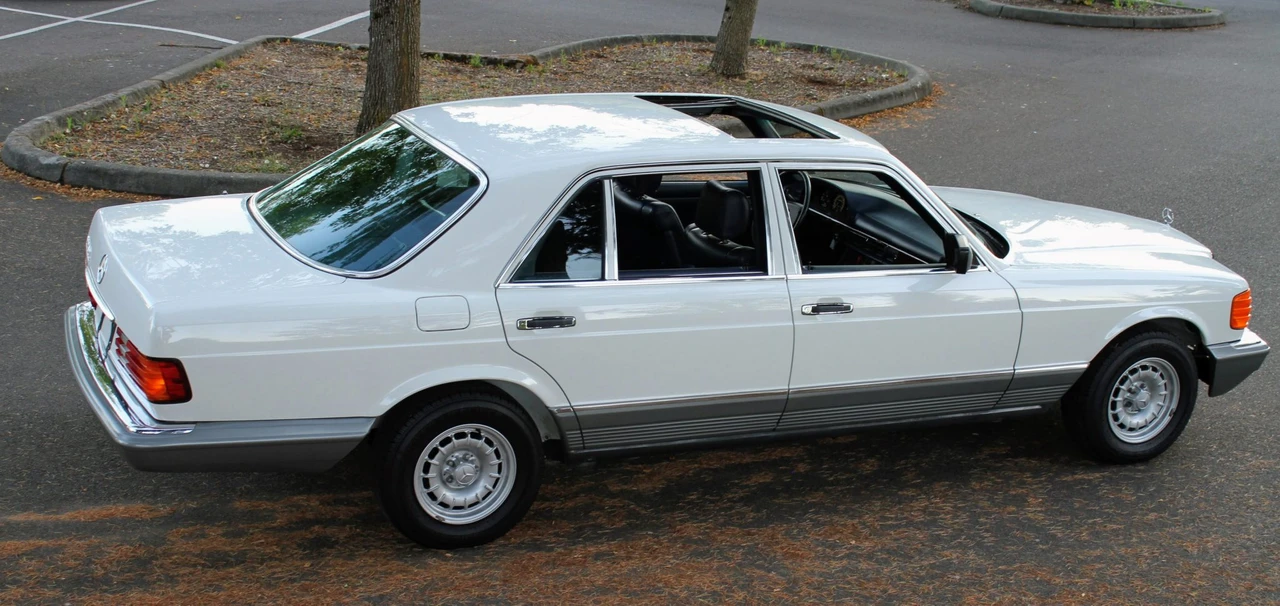 1984 Mercedes-Benz W126 S-Class Sedan - Image 19 of 31