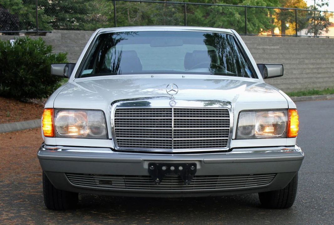 1984 Mercedes-Benz W126 S-Class Sedan - Image 15 of 31