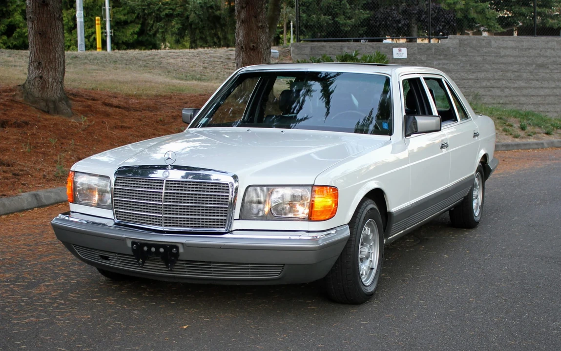 1984 Mercedes-Benz W126 S-Class Sedan - Image 11 of 31