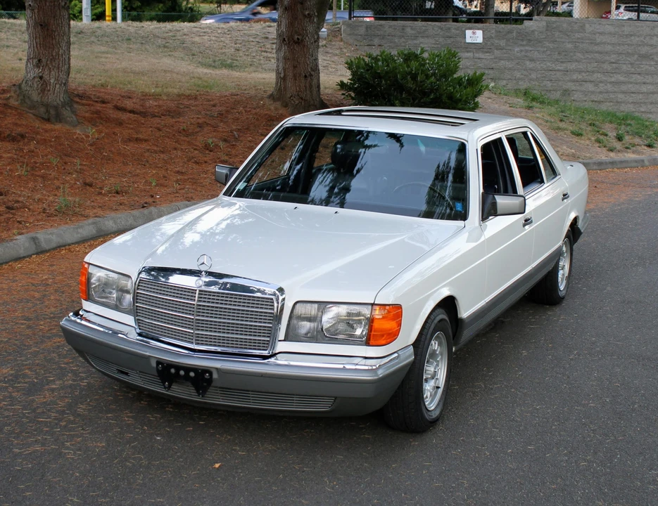 1984 Mercedes-Benz W126 S-Class Sedan - Image 7 of 31
