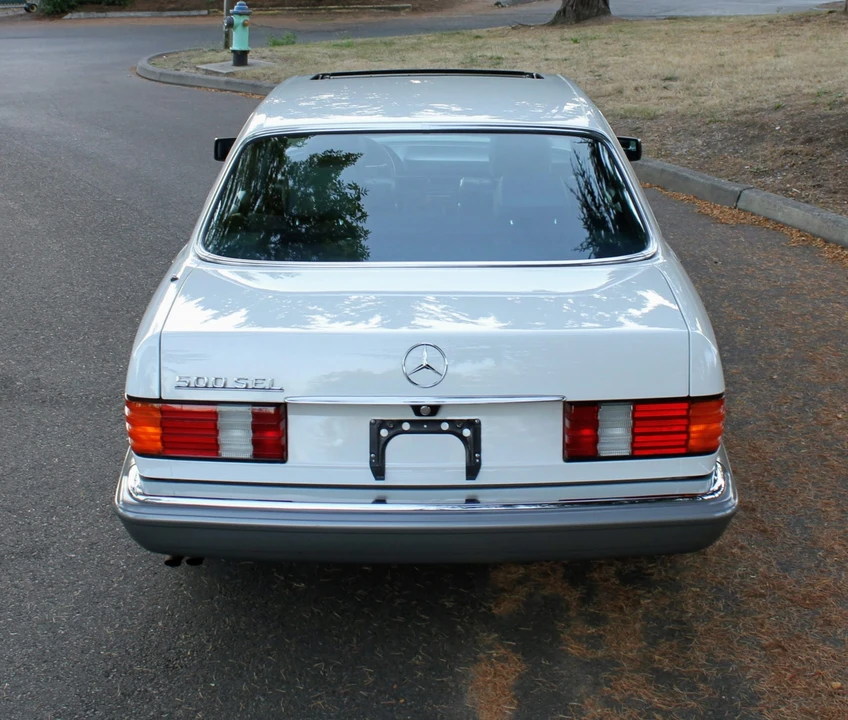 1984 Mercedes-Benz W126 S-Class Sedan - Image 30 of 31