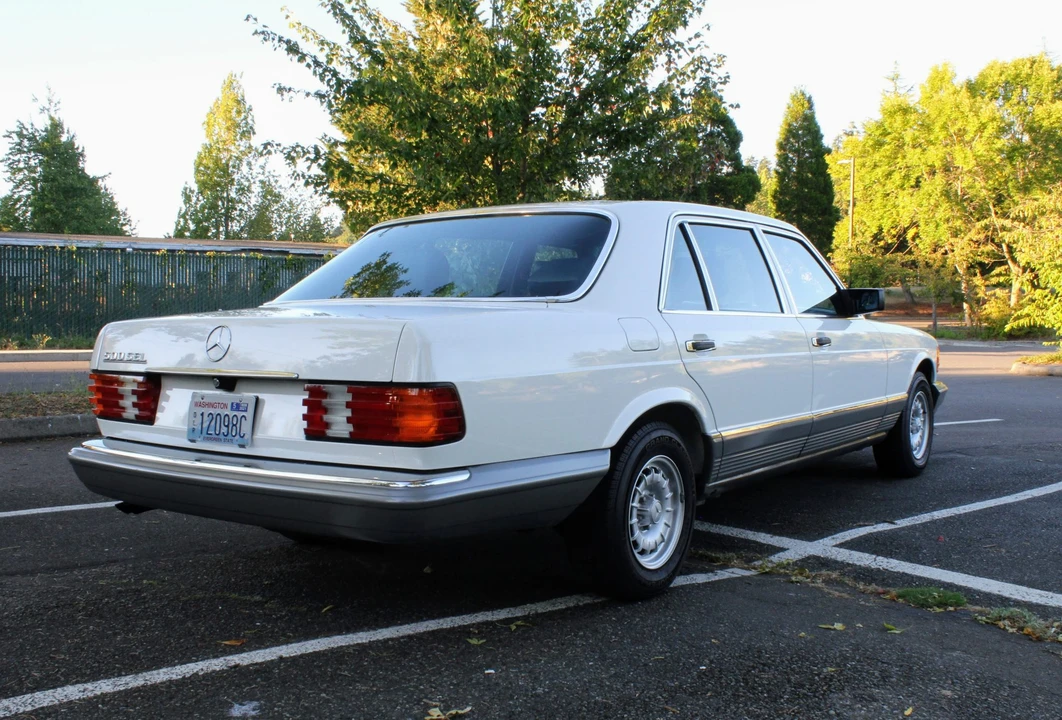 1984 Mercedes-Benz W126 S-Class Sedan - Image 23 of 31