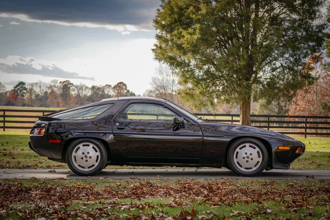 1985 Porsche 928 S - Image 8 of 31