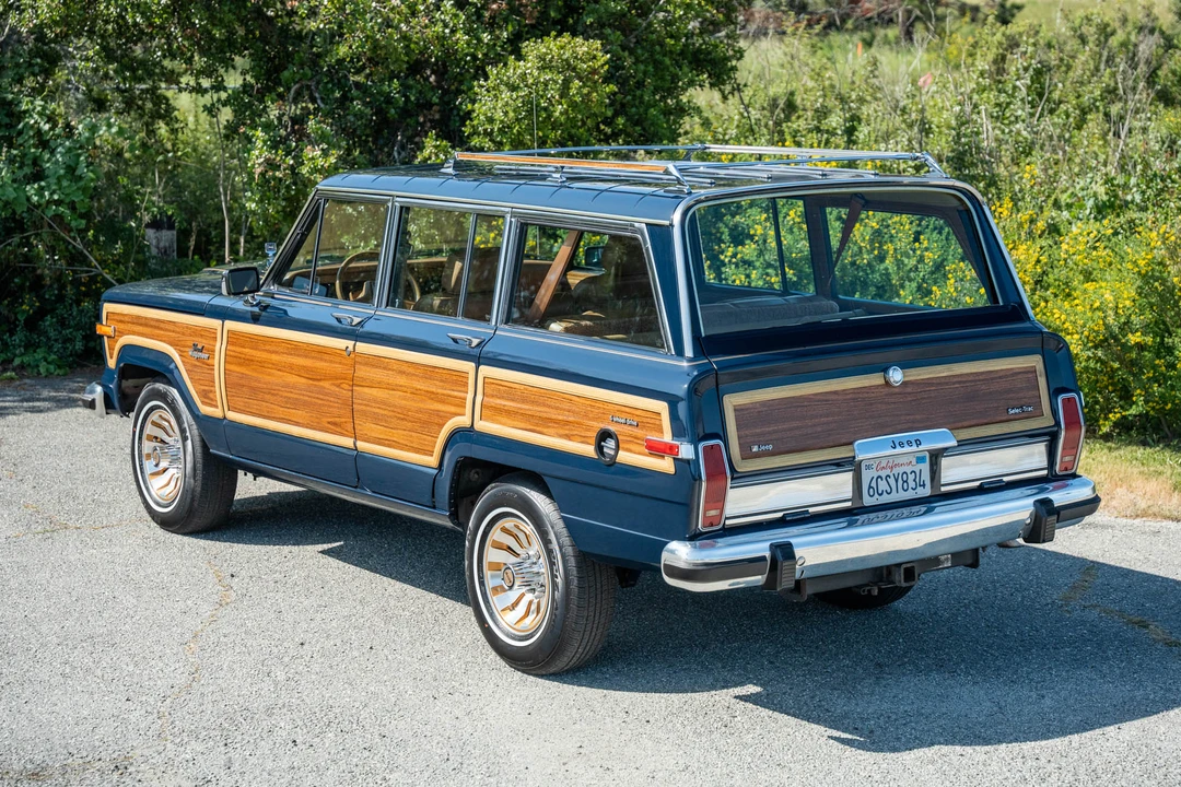 1986 Jeep SJ Grand Wagoneer - Image 13 of 31