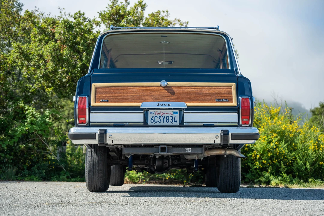 1986 Jeep SJ Grand Wagoneer - Image 9 of 31