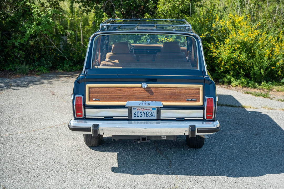 1986 Jeep SJ Grand Wagoneer - Image 11 of 31