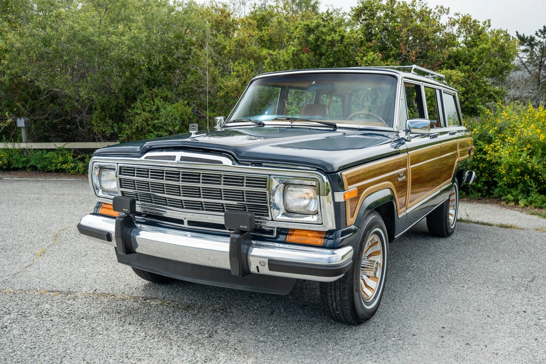 1986 Jeep SJ Grand Wagoneer - Image 4 of 31