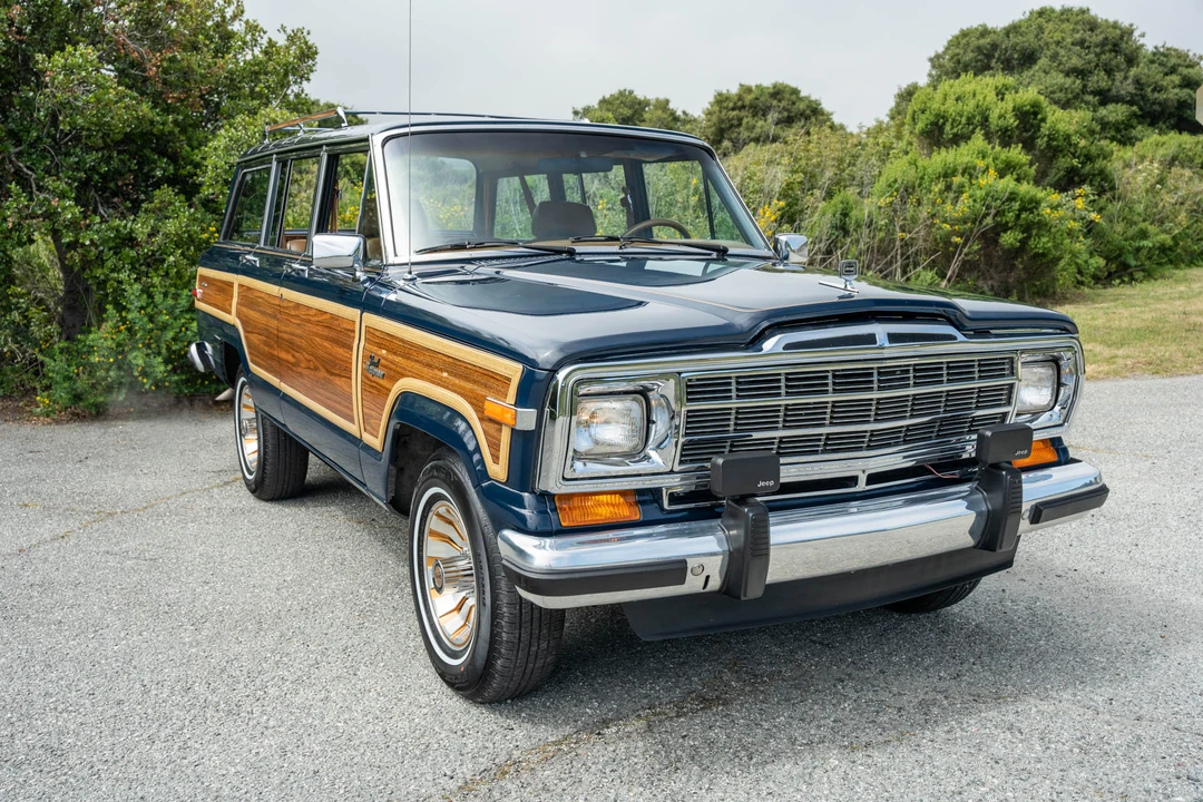 1986 Jeep SJ Grand Wagoneer - Image 6 of 31