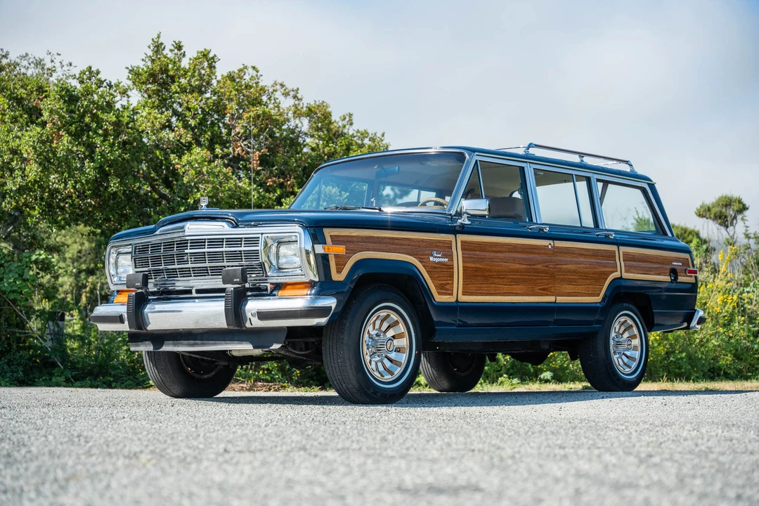 1986 Jeep SJ Grand Wagoneer - Image 2 of 31