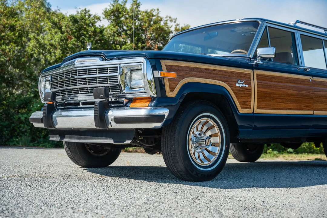 1986 Jeep SJ Grand Wagoneer - Image 23 of 31