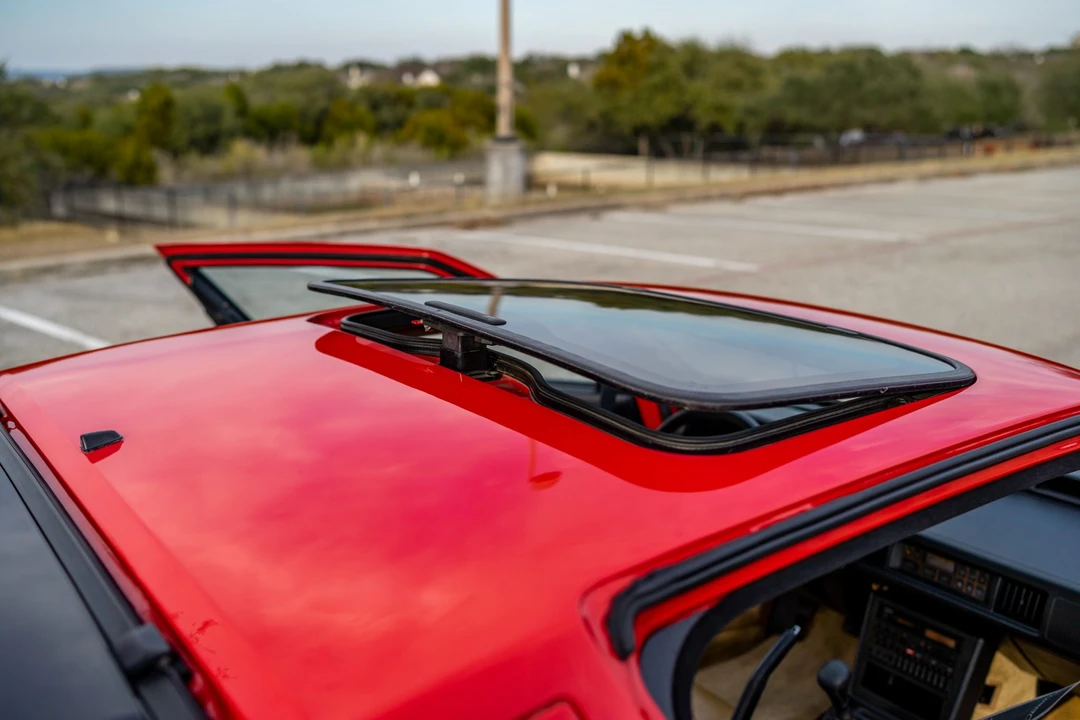1988 Chrysler Conquest - Image 27 of 31