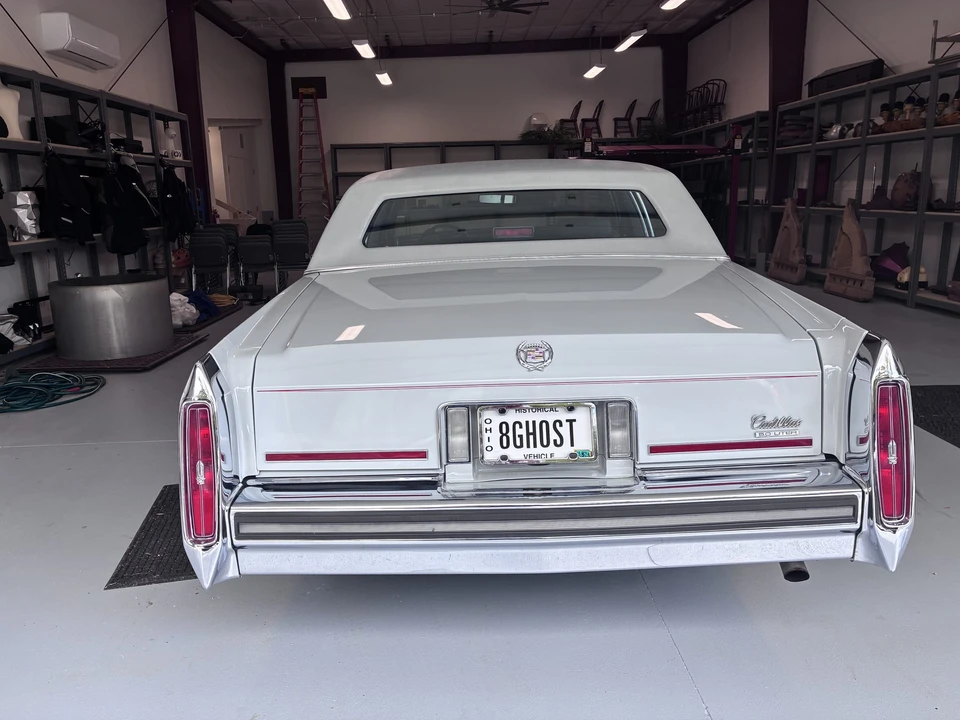1989 Cadillac Brougham - Image 11 of 31