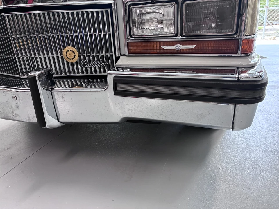 1989 Cadillac Brougham - Image 15 of 31
