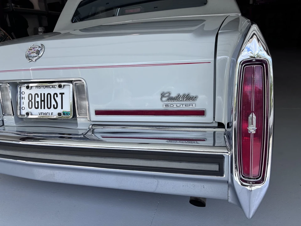 1989 Cadillac Brougham - Image 29 of 31