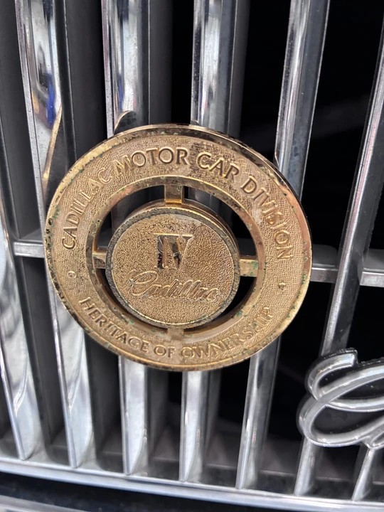 1989 Cadillac Brougham - Image 14 of 31