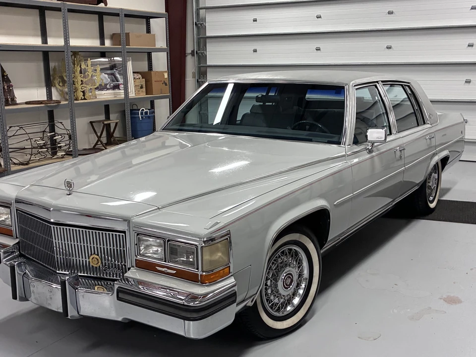1989 Cadillac Brougham - Image 7 of 31