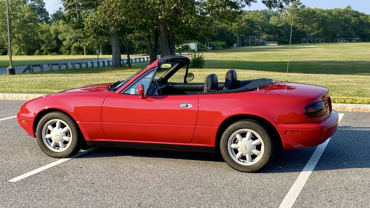 1990 Mazda NA MX-5 Miata - Image 6 of 31