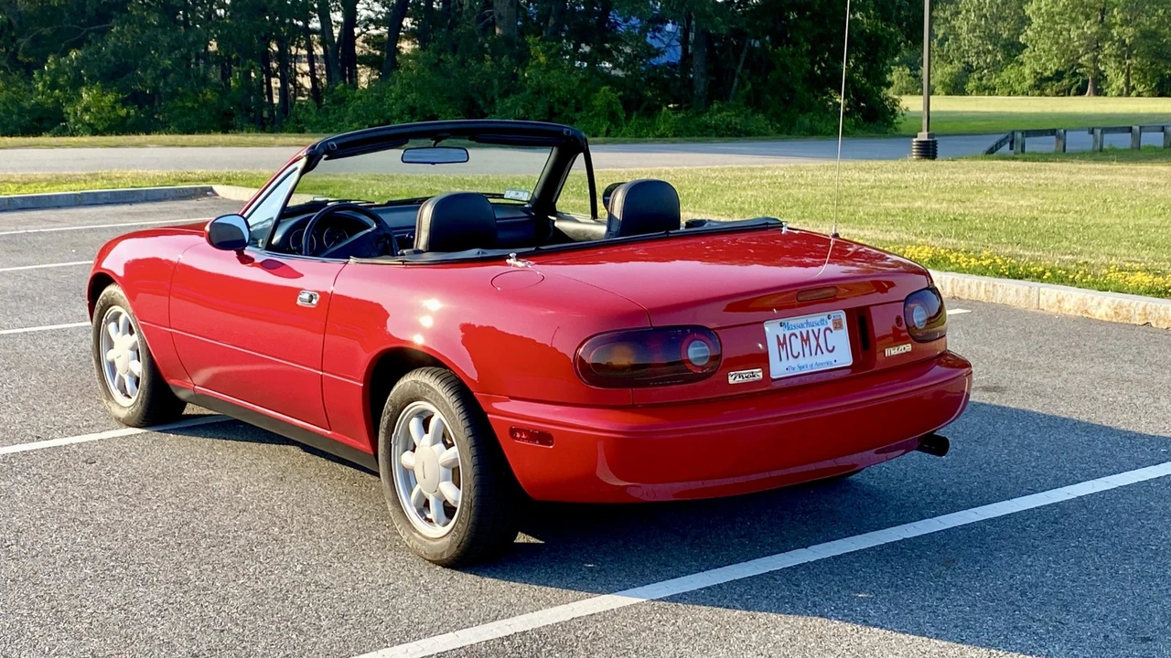 1990 Mazda NA MX-5 Miata - Image 8 of 31