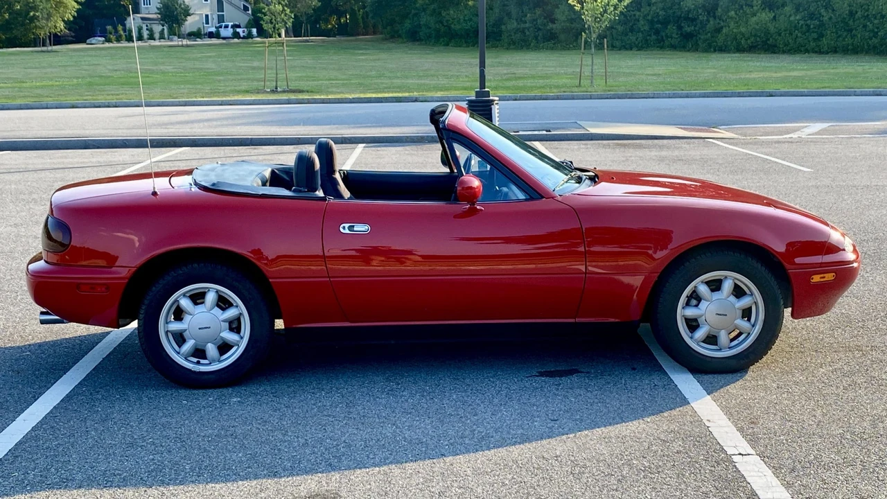 1990 Mazda NA MX-5 Miata - Image 11 of 31
