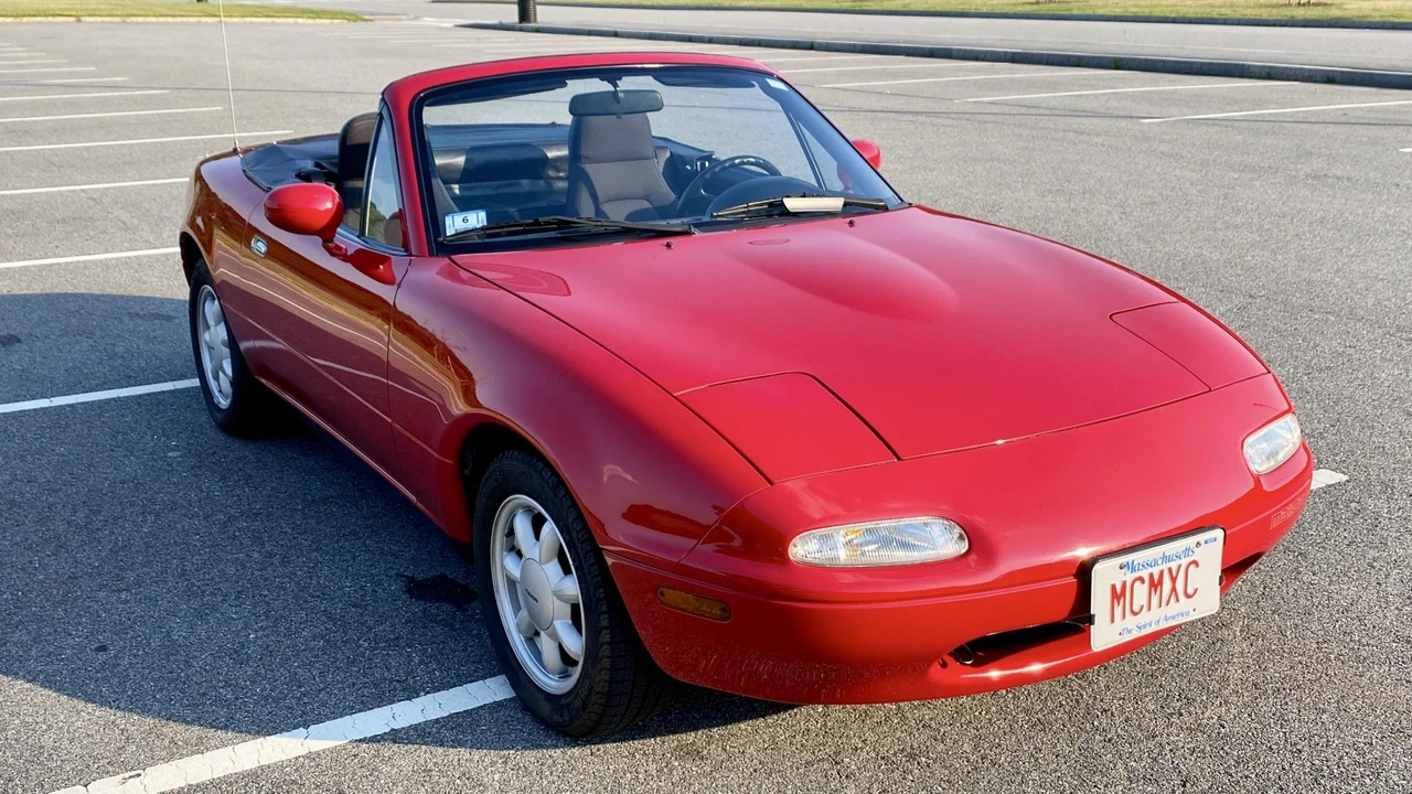 1990 Mazda NA MX-5 Miata - Image 13 of 31