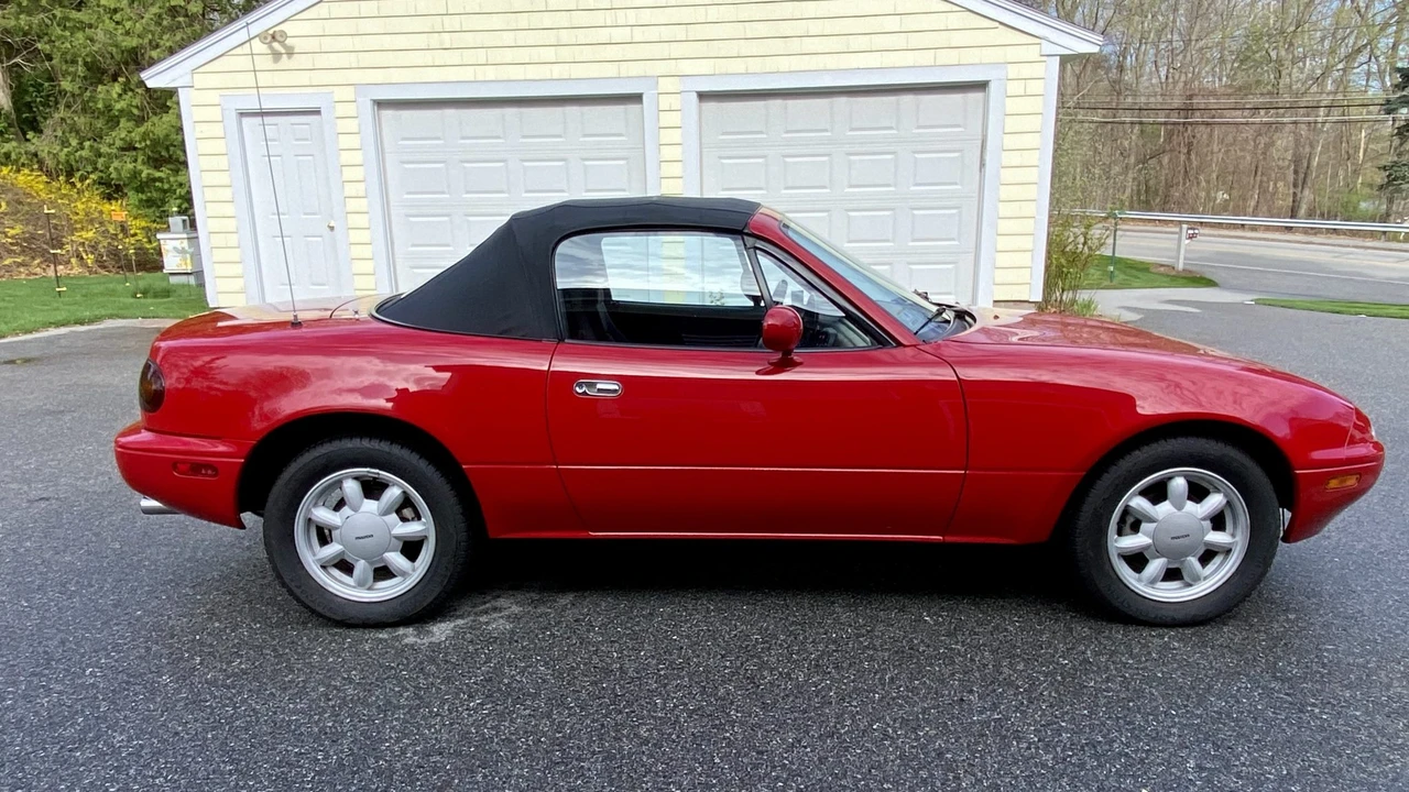 1990 Mazda NA MX-5 Miata - Image 28 of 31