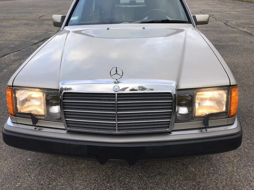 1990 Mercedes-Benz W124 E-Class - Image 17 of 31