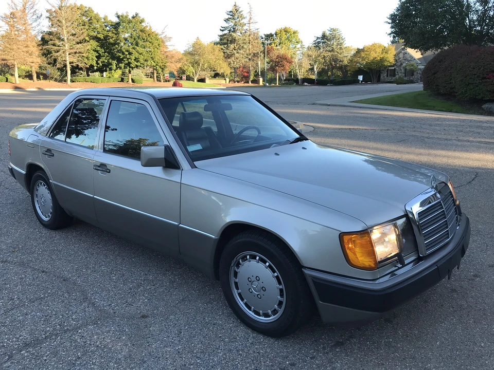 1990 Mercedes-Benz W124 E-Class - Image 5 of 31