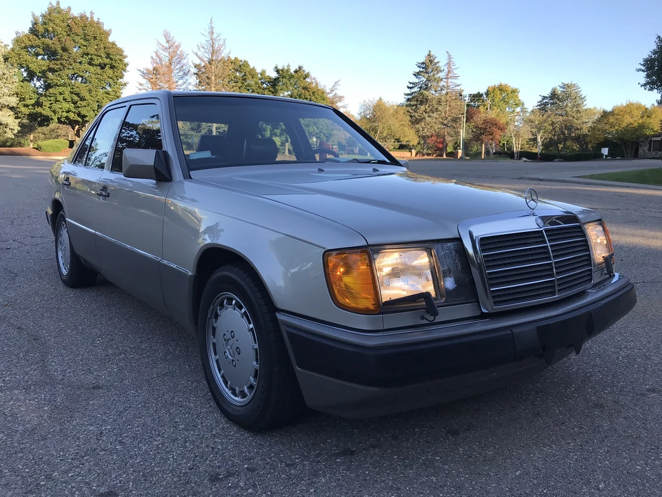 1990 Mercedes-Benz W124 E-Class - Image 4 of 31