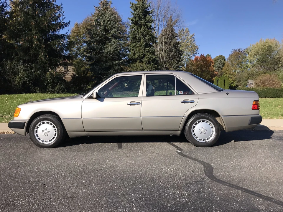 1990 Mercedes-Benz W124 E-Class - Image 15 of 31