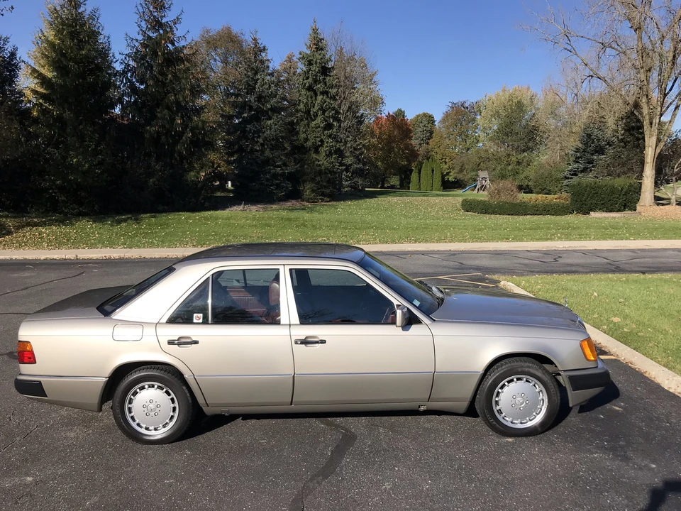 1990 Mercedes-Benz W124 E-Class - Image 7 of 31